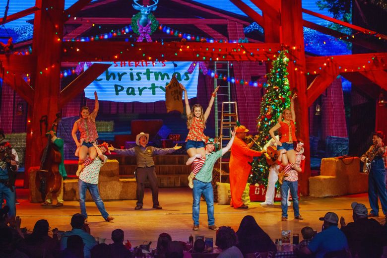 Top 5 Holiday Dinner Shows in Pigeon Forge